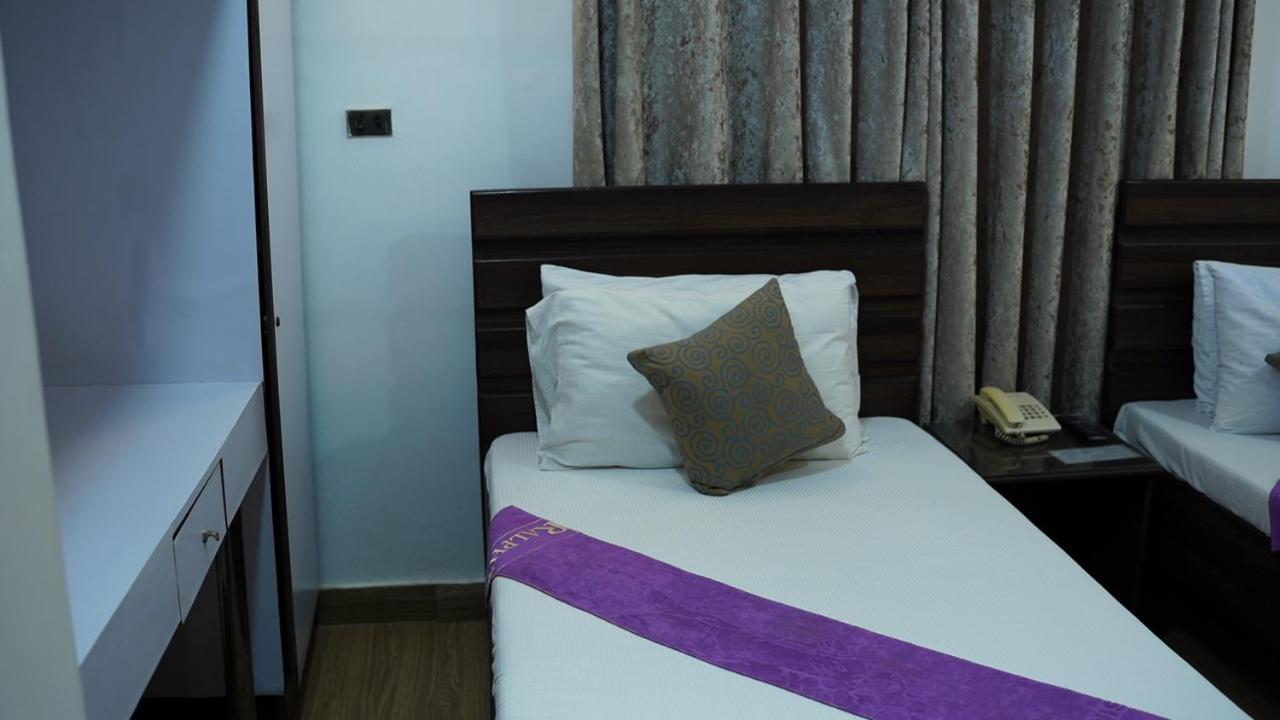 Hilton Bayview Lnn Hotell Karachi Exteriör bild
