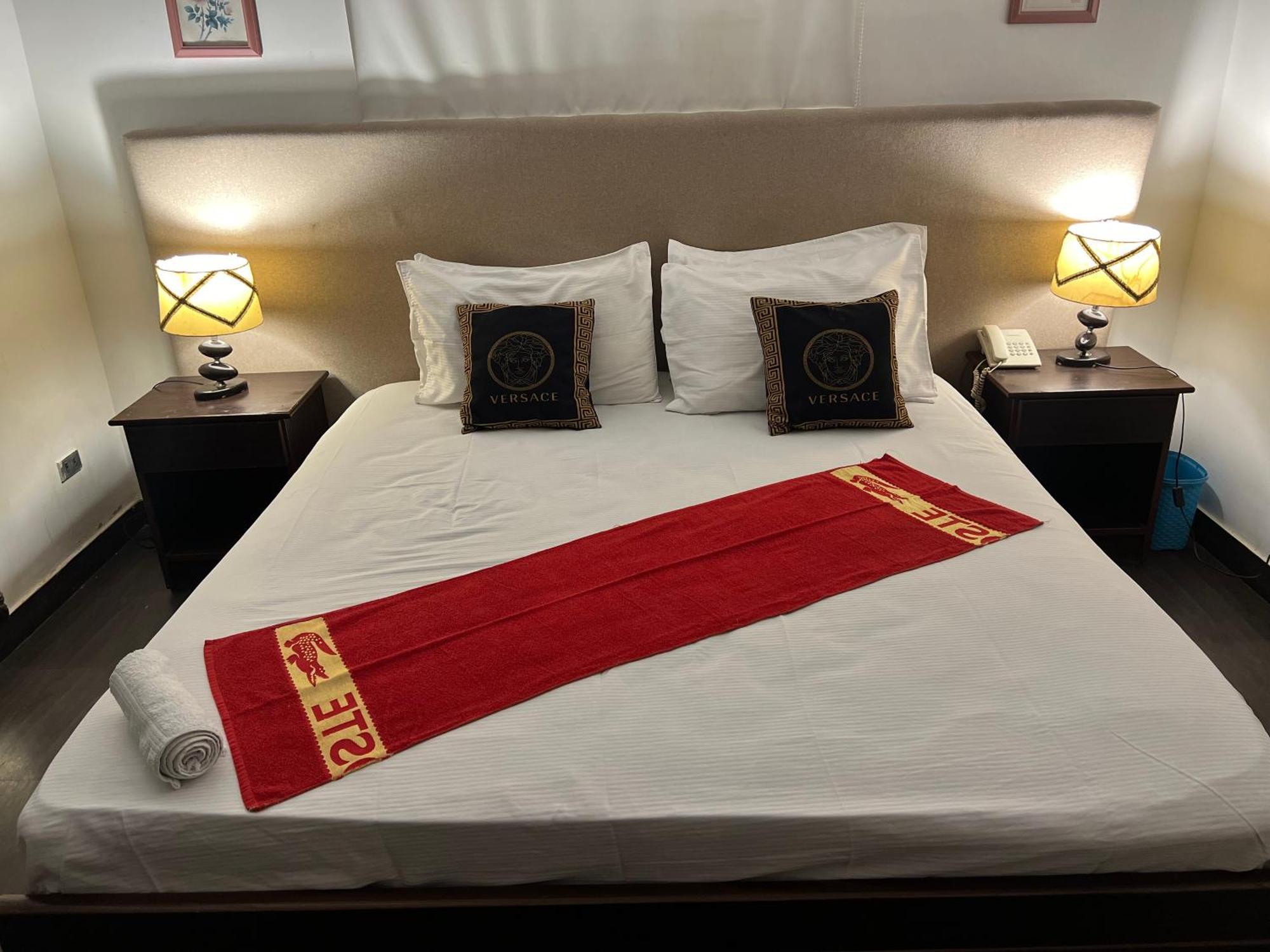 Hilton Bayview Lnn Hotell Karachi Exteriör bild
