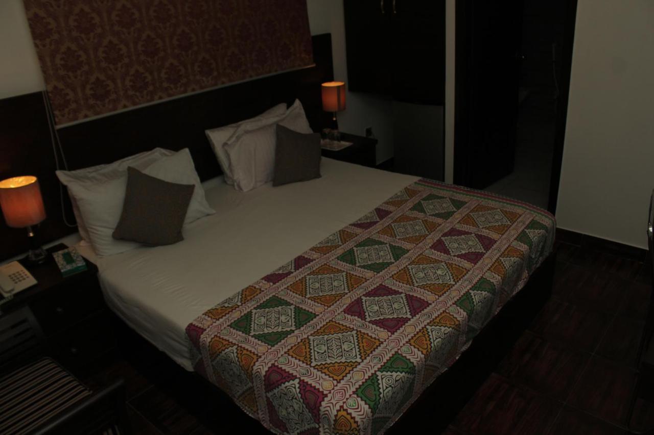Hilton Bayview Lnn Hotell Karachi Exteriör bild