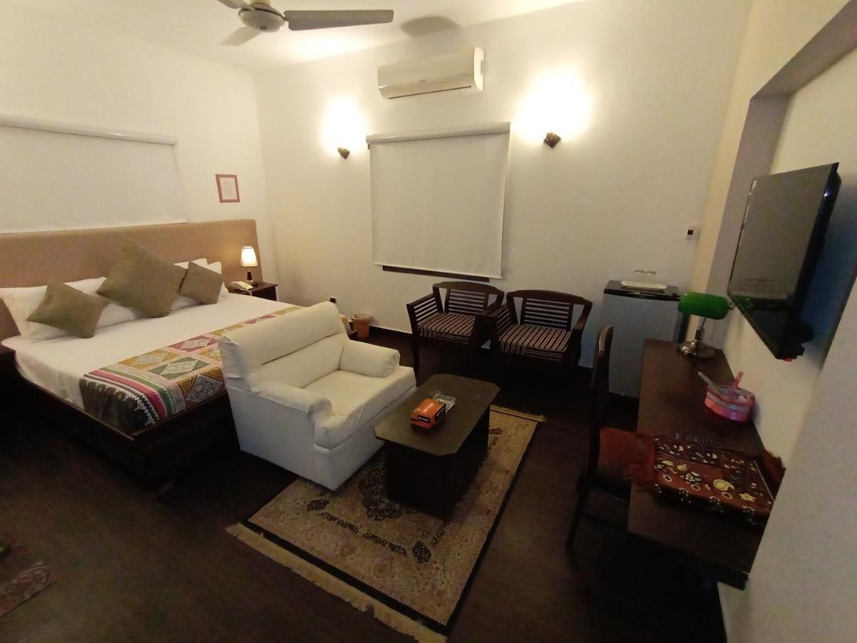 Hilton Bayview Lnn Hotell Karachi Exteriör bild